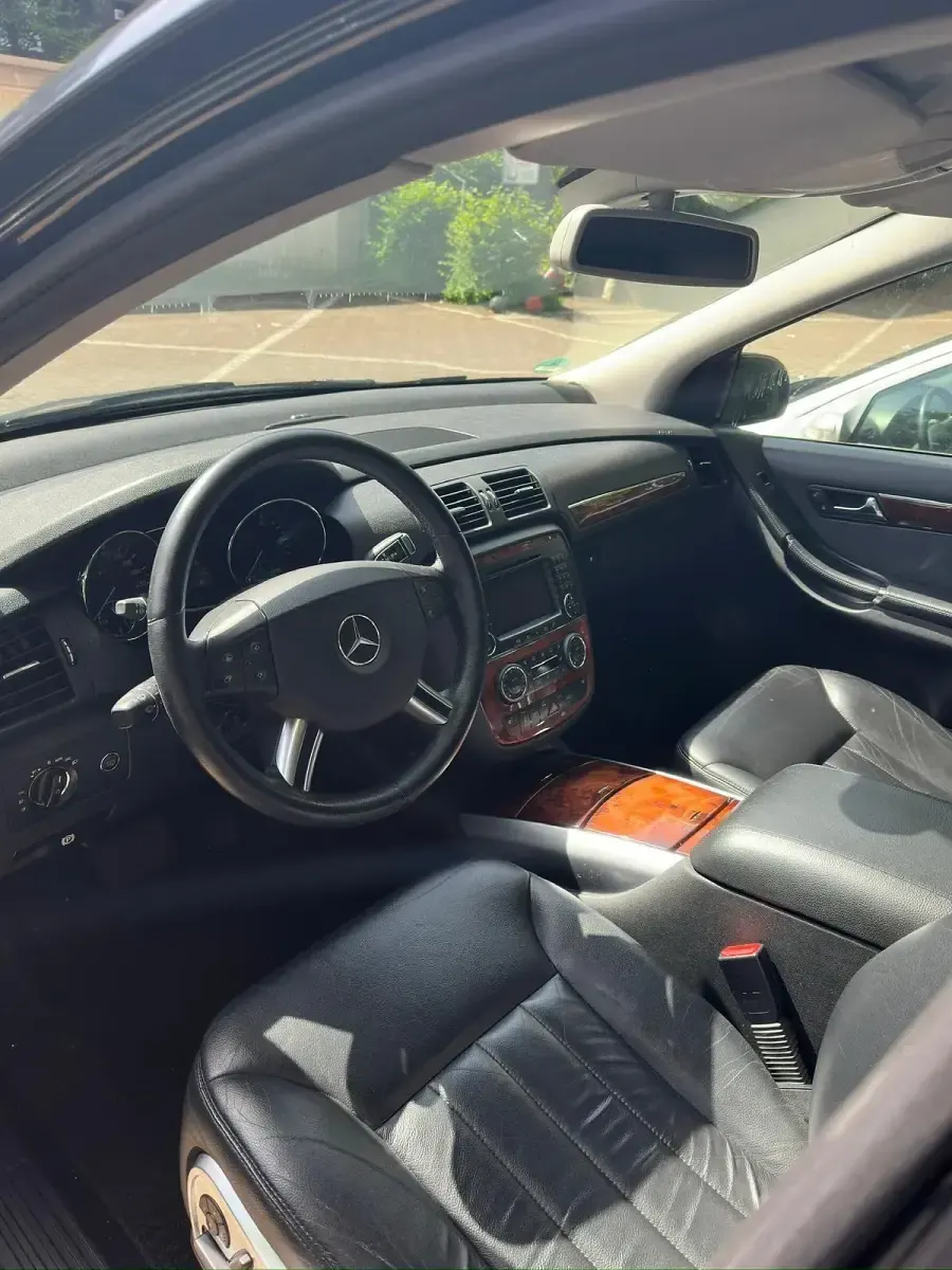 Gebraucht Mercedes R320 231 PS (169 kW) 2007 Schwarz Van / Kleinbus