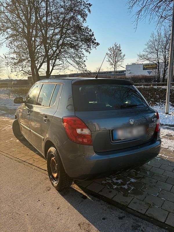 Gebraucht Skoda Fabia 60 PS (44 kW) 2009 Grau Kleinwagen