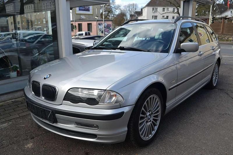 Gebraucht BMW 330 184 PS (135 kW) 2000 Silber Kombi