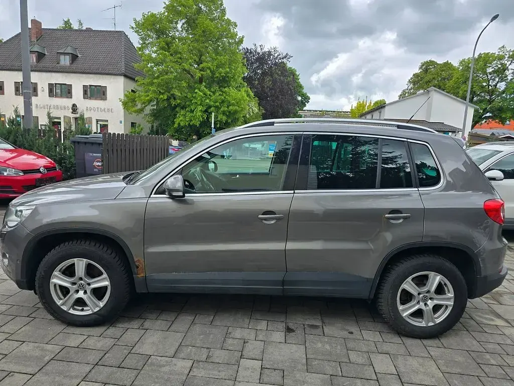 Gebraucht VW Tiguan Sportline 140 PS (102 kW) 2010 Grau SUV