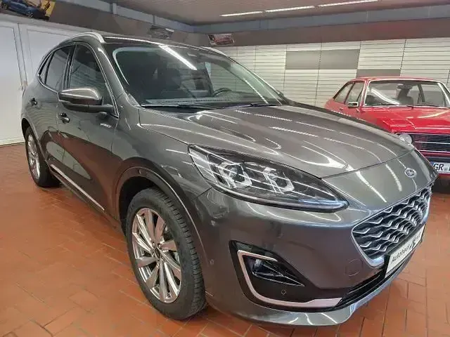 Second-hand Ford Kuga Vignale 224 CP (164 kW) 2022 Gri SUV