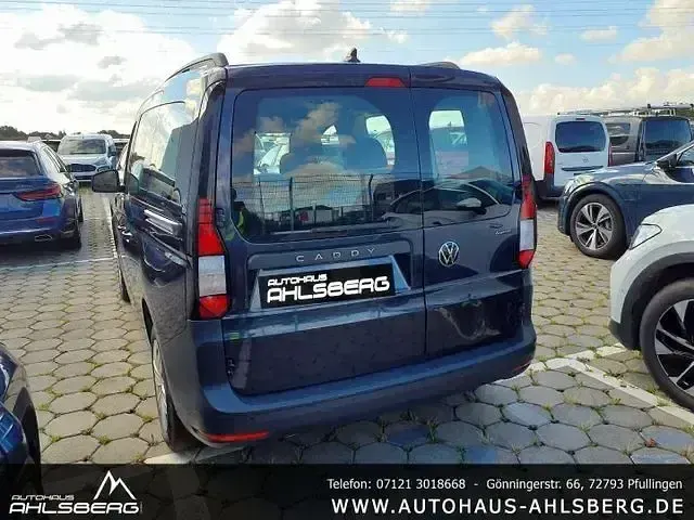 Gebraucht VW Caddy 122 PS (89 kW) 2022 Starlight blue Van / Kleinbus
