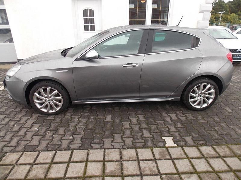 Gebraucht Alfa Romeo Giulietta Turismo 170 PS (125 kW) 2014 Grau Kleinwagen