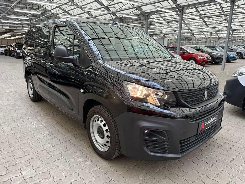 Schwarz Gebraucht 2020 Peugeot Partner Van / Kleinbus | 15.440 € (Fairer Preis) - Bild 1/4