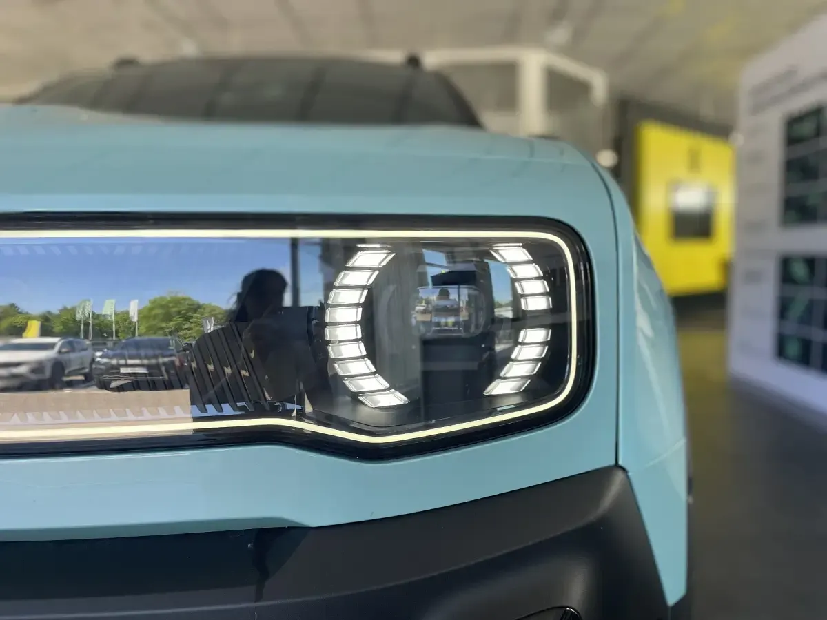 Gebraucht Renault 4 E-Tech Iconic 110 kW (150 PS) 2025 Schwarz SUV