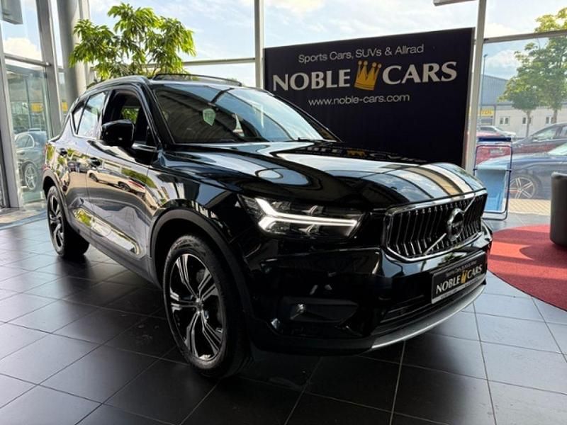 Black stone Gebraucht 2021 Volvo XC40 Inscription SUV | 33.790 € (Fairer Preis) - Bild 1/4