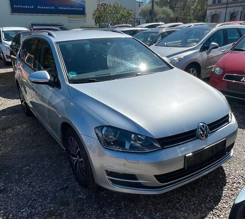 Silber Gebraucht 2016 VW Golf VII Allstar Kombi | 8.900 € (Guter Preis) - Bild 1/4