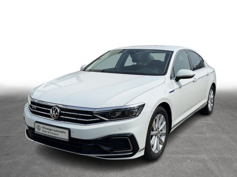 Pure white Gebraucht 2020 VW Passat GTE Limousine | 23.226 € (Guter Preis) - Bild 1/4