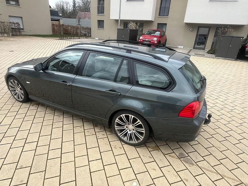 Gebraucht BMW 320 177 PS (130 kW) 2009 Grün Kombi