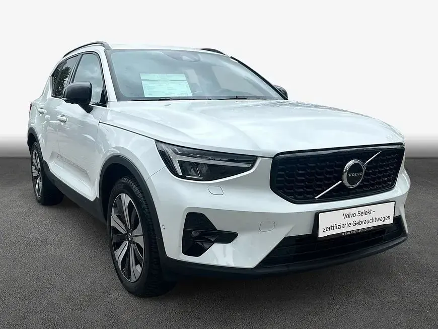Używany Volvo XC40 Ultimate 192 KM (141 kW) 2022 Biały SUV