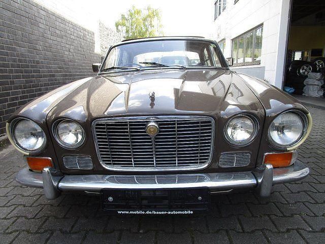 Gebraucht Jaguar XJ6 150 PS (110 kW) 1971 Braun Limousine