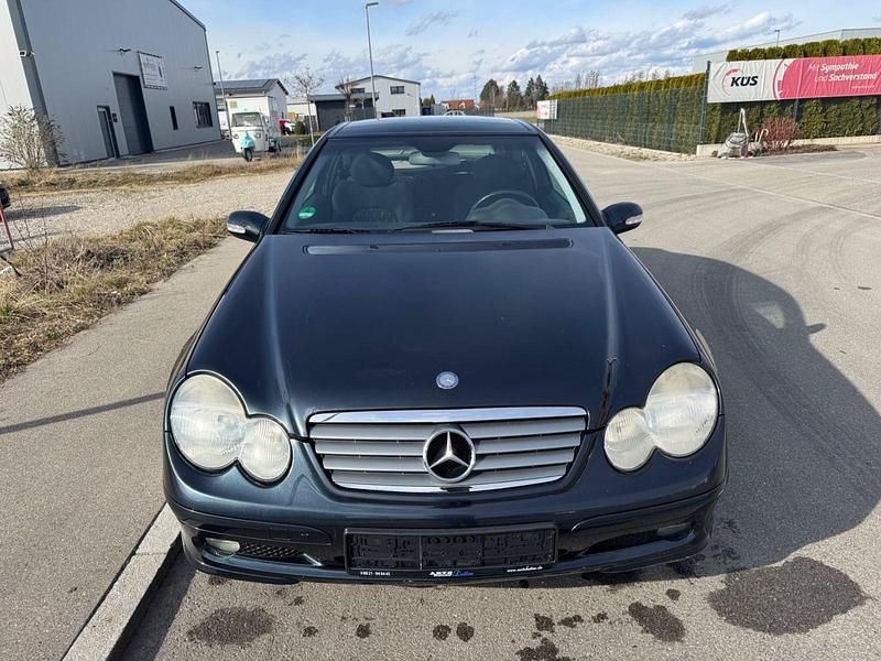 Gebraucht Mercedes C180 129 PS (94 kW) 2001 Schwarz Coupé