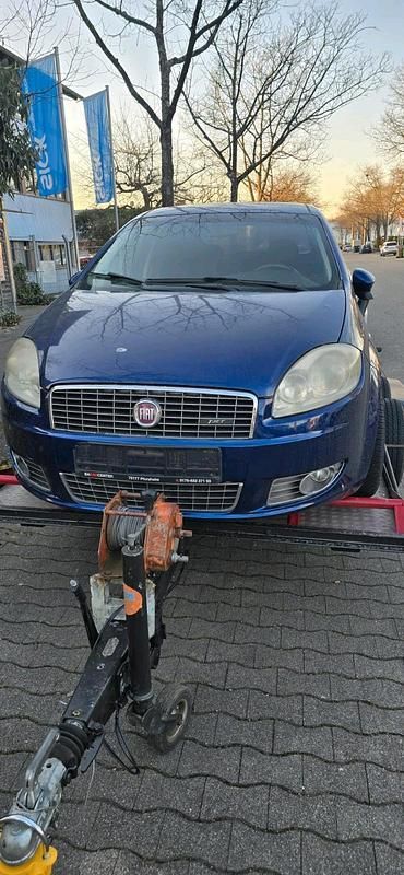 Gebraucht Fiat Linea 125 PS (91 kW) 2008 Blau Limousine