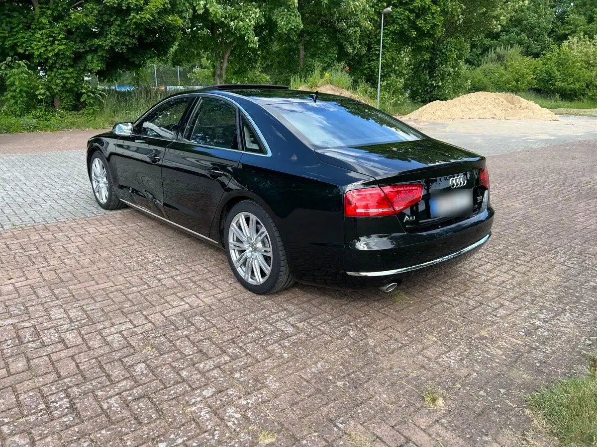 Gebraucht Audi A8 Ambiente 250 PS (183 kW) 2010 Schwarz Limousine