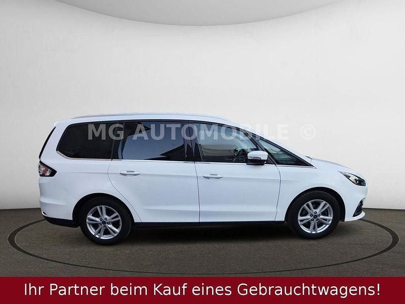 Używany Ford Galaxy Titanium 150 KM (110 kW) 2022 Biały Minivan