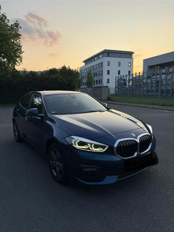 Blau Gebraucht 2020 BMW 118 Kleinwagen | 17.999 € (Etwas zu teuer) - Bild 1/4