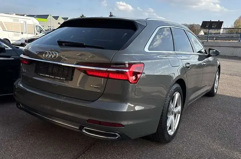 Gebraucht Audi A6 Sport 204 PS (150 kW) 2023 Chronosgrau metallic Kombi