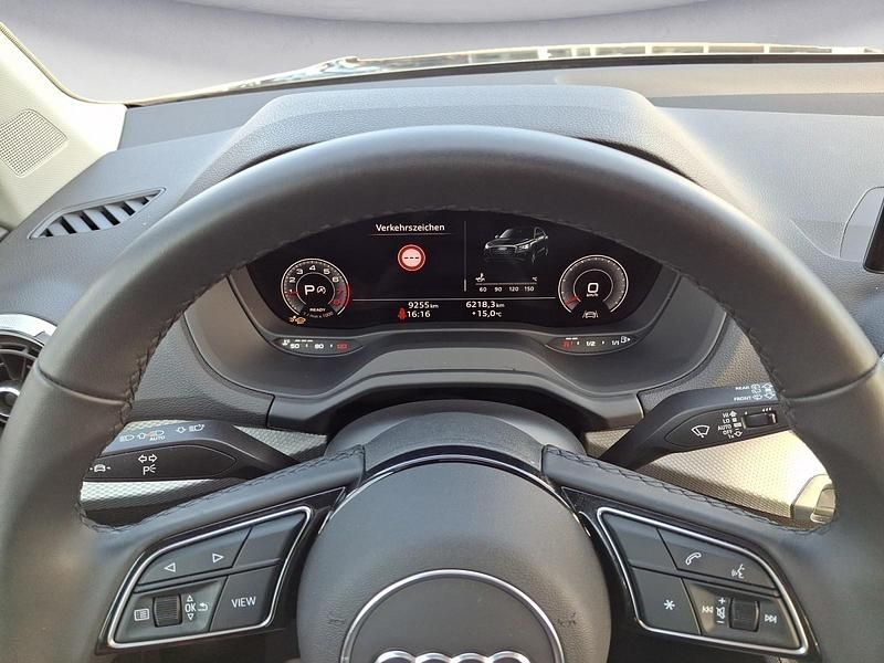 Gebraucht Audi Q2 S-Line 150 PS (110 kW) 2025 Grau SUV