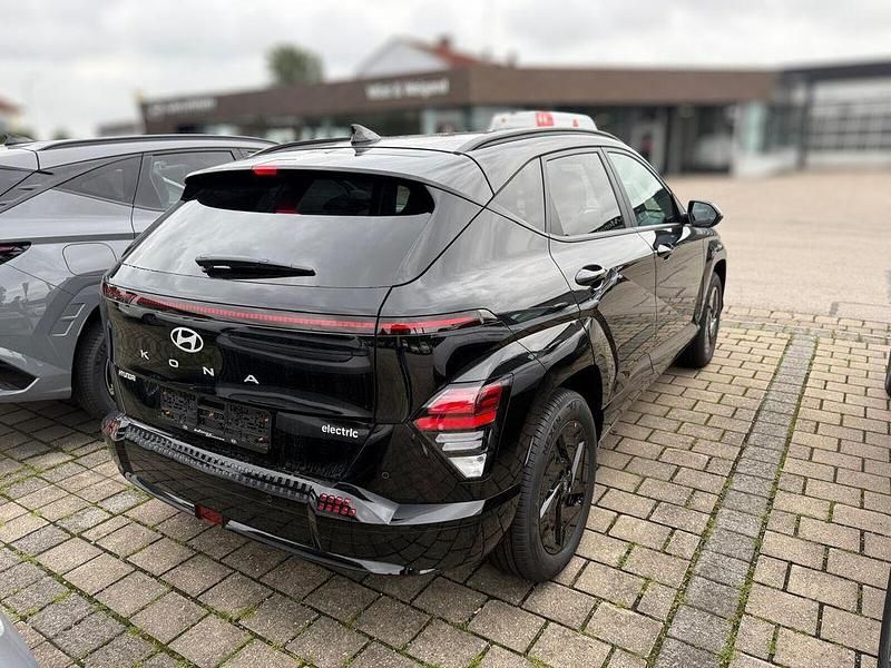 Gebraucht Hyundai Kona Trend 150 kW (204 PS) 2025 Schwarz SUV