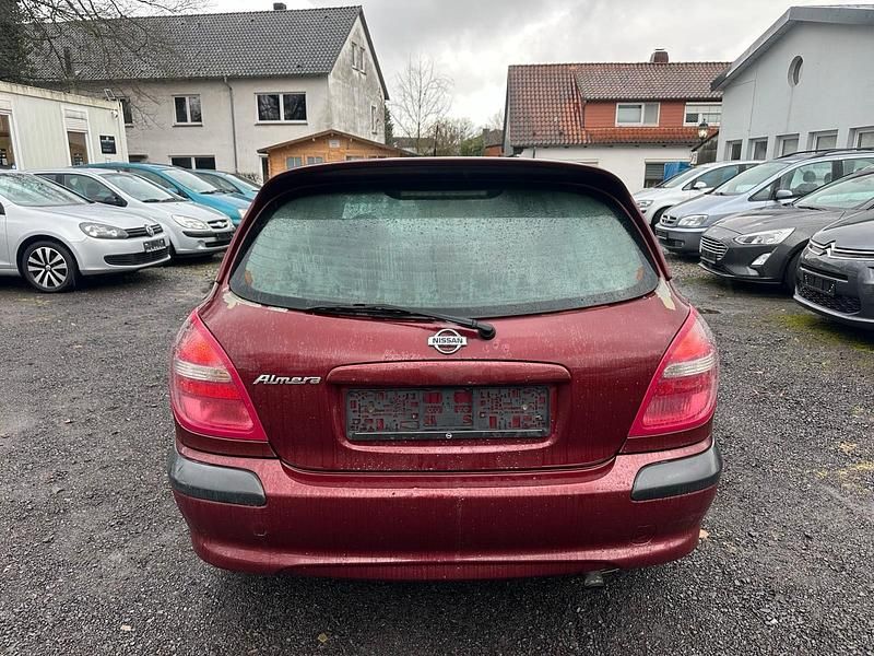 Gebraucht Nissan Almera 110 PS (80 kW) 2002 Rot Kleinwagen