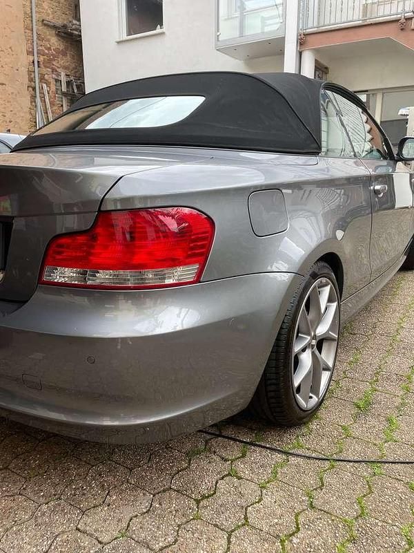 Gebraucht BMW 118 Cabriolet 143 PS (105 kW) 2010 Grau Cabrio