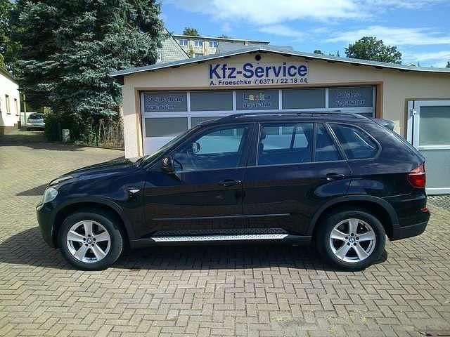 Schwarz Gebraucht 2011 BMW X5 SUV | 18.590 € (Fairer Preis) - Bild 1/4