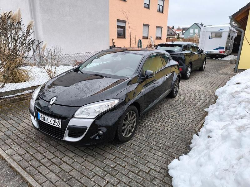 Gebraucht Renault Mégane III Bose Edition 131 PS (96 kW) 2011 Schwarz Coupé