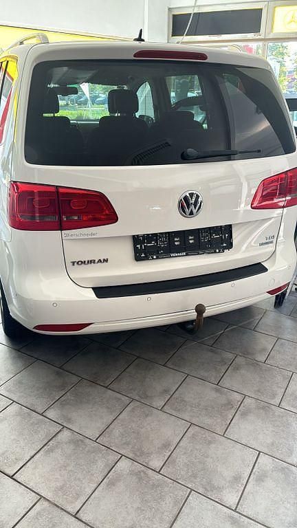 Weiß Gebraucht 2014 VW Touran Life Van / Kleinbus | 8.900 € (Fairer Preis) - Bild 1/4