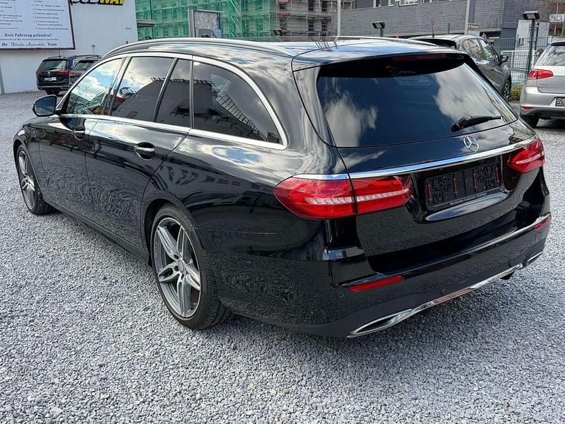 Gebraucht Mercedes E220 AMG line 194 PS (142 kW) 2016 Schwarz Kombi