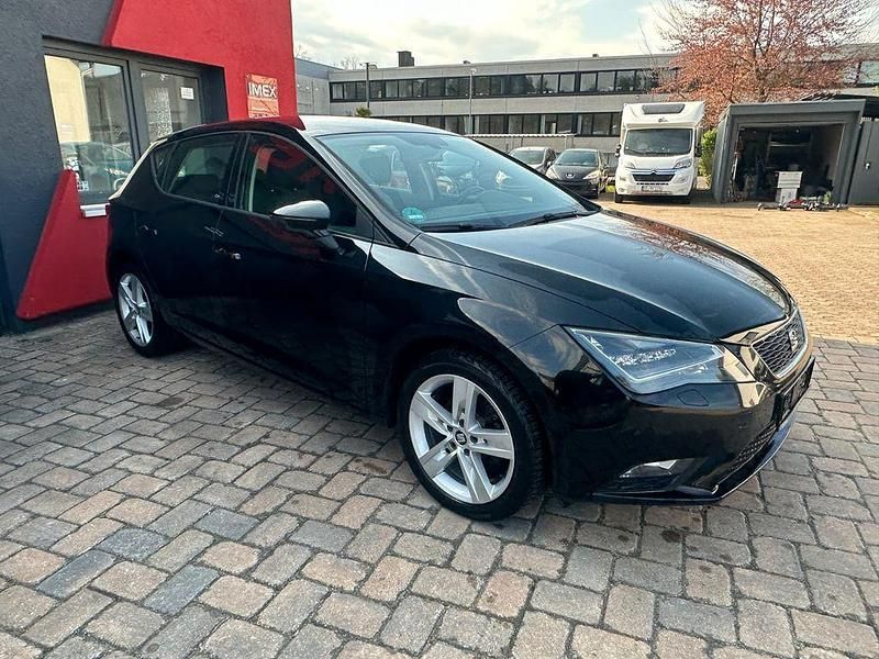 Second-hand Seat Leon Style 150 CP (110 kW) 2015 Negru Berlinǎ