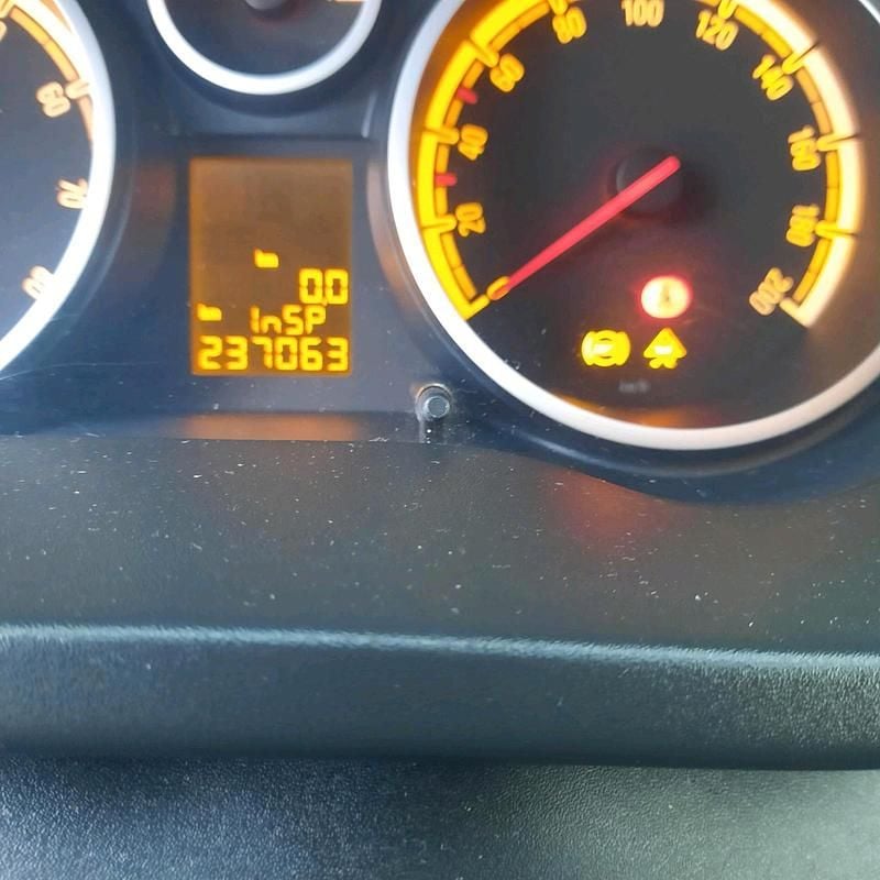 Schwarz Gebraucht 2010 Opel Corsa Kleinwagen | 600 € (Superpreis) - Bild 1/4