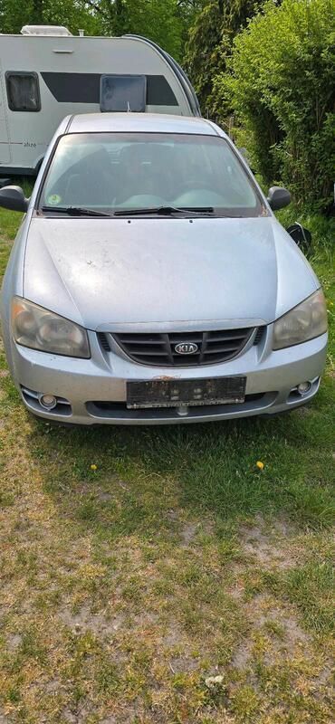 Silber Gebraucht 2006 Kia Cerato Kleinwagen | 430 € - Bild 1/4