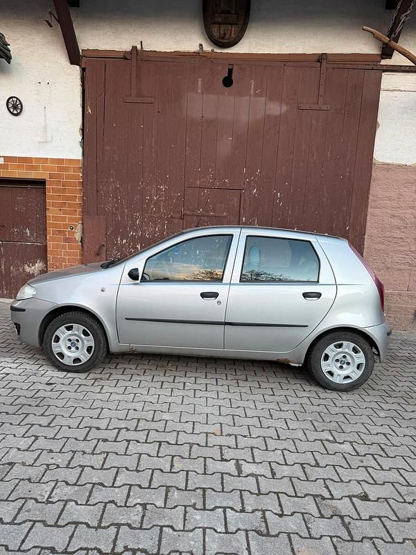 Gebraucht Fiat Punto 60 PS (44 kW) 2005 Silber Kleinwagen