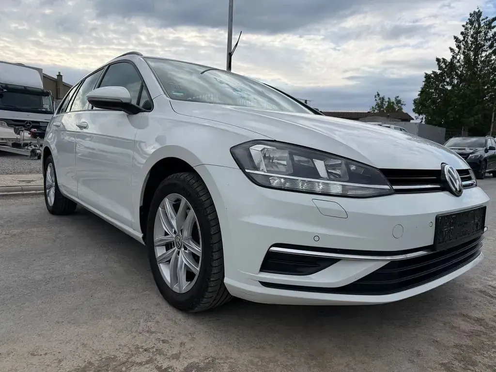Gebraucht VW Golf VII Comfortline 116 PS (85 kW) 2020 Weiß Kombi