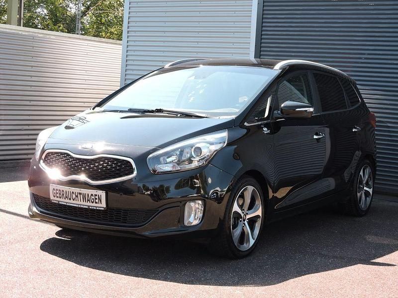 Schwarz Gebraucht 2016 Kia Carens Spirit Van / Kleinbus | 9.800 € (Fairer Preis) - Bild 1/4