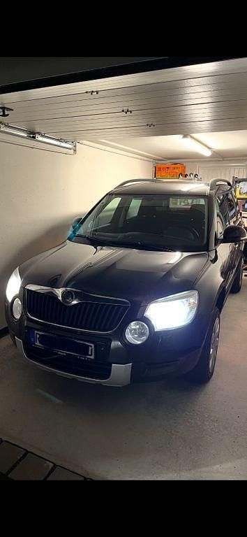 Schwarz Gebraucht 2014 Skoda Yeti Plus Edition SUV | 8.400 € (Guter Preis) - Bild 1/1