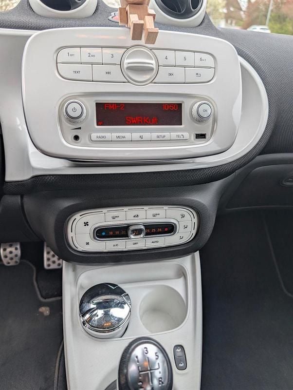 Używany Smart ForFour Prime 71 KM (52 kW) 2015 Czerwony Hatchback