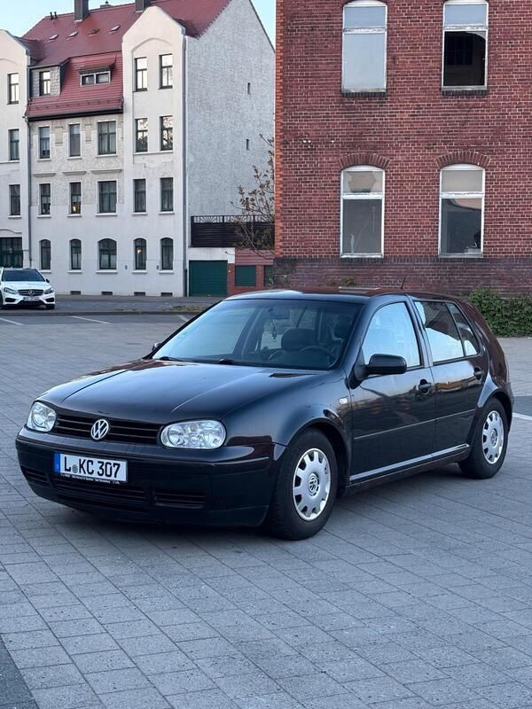 Schwarz Gebraucht 1998 VW Golf IV Kombi | 1.500 € (Etwas zu teuer) - Bild 1/4