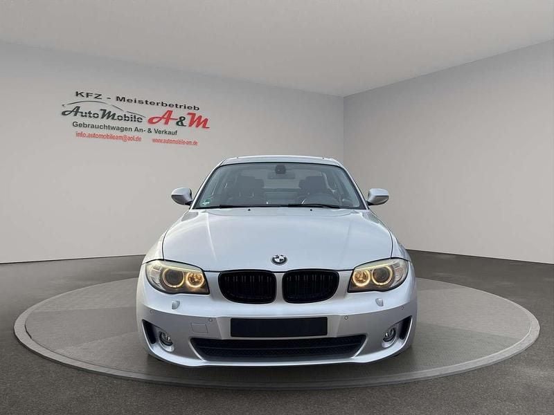 Gebraucht BMW 123 Coupé Advantage 204 PS (150 kW) 2011 Silber Coupé