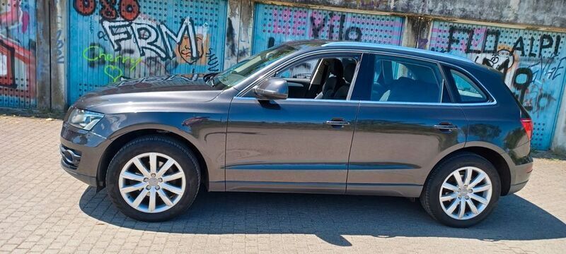 Grau Gebraucht 2009 Audi Q5 Sport SUV | 9.999 € (Fairer Preis) - Bild 1/4