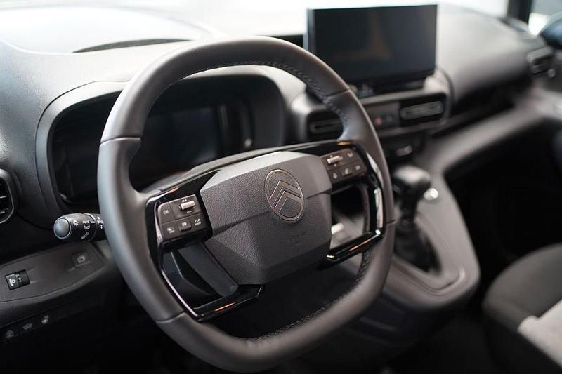 Neu Citroën Berlingo 131 PS (96 kW) 2025 Grau Van / Kleinbus