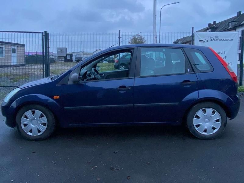 Usata Ford Fiesta Trend 80 CV (58 kW) 2003 Blu Utilitaria