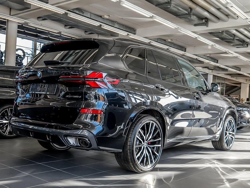 Neu BMW X5 M Sport 298 PS (219 kW) 2025 Schwarz SUV