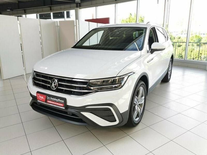 Weiss Gebraucht 2022 VW Tiguan Allspace SUV | 34.770 € (Fairer Preis) - Bild 1/4