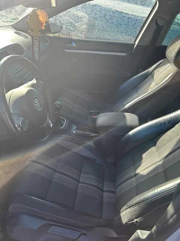 Gebraucht VW Golf VII 140 PS (102 kW) 2012 Silber Kombi