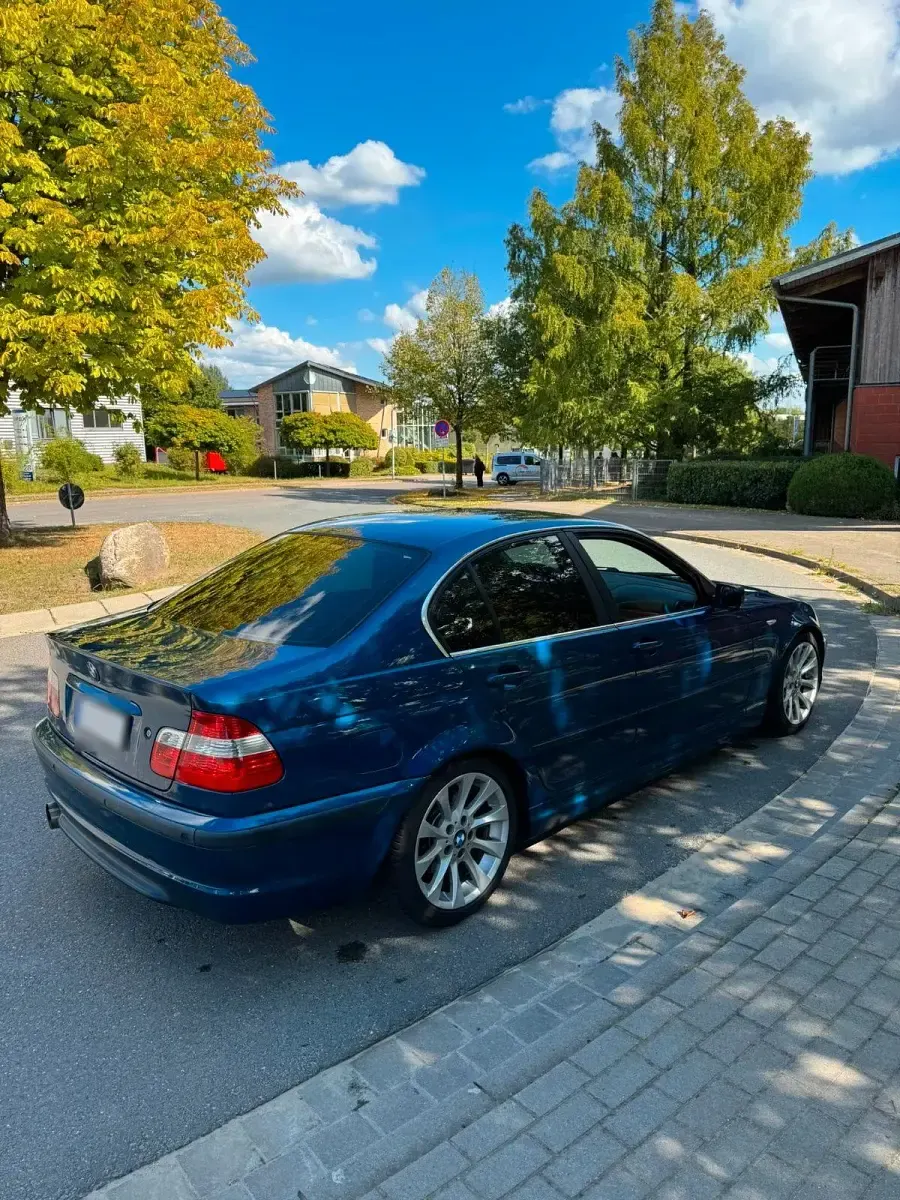 Gebraucht BMW 325 M Sport 192 PS (141 kW) 2002 Blau Limousine