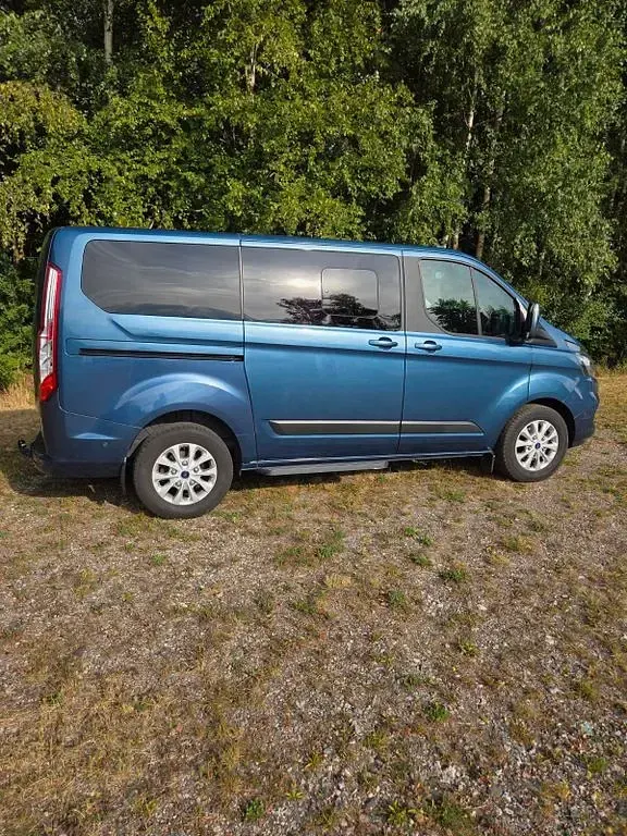Gebraucht Ford Tourneo 131 PS (96 kW) 2020 Blau Van / Kleinbus