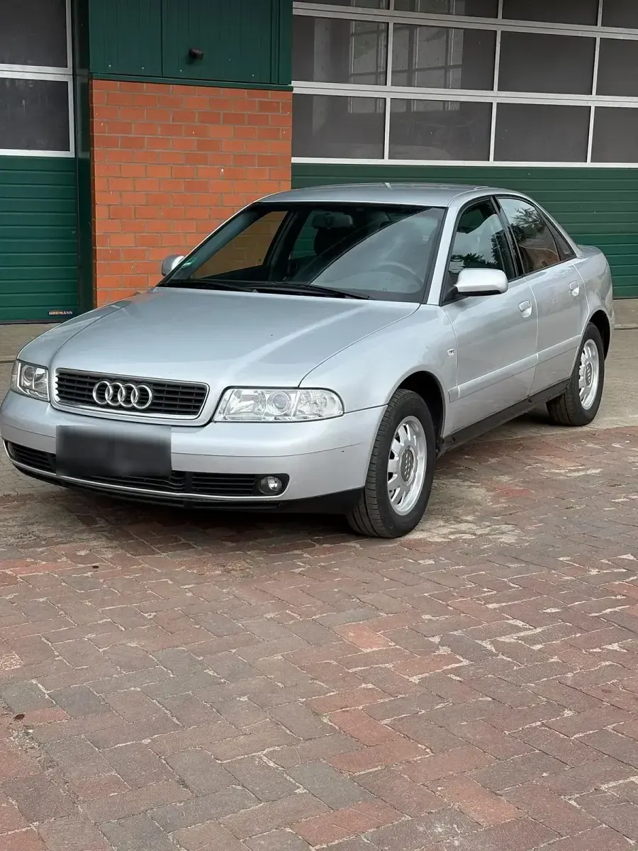Gebraucht Audi A4 Basis 2000 Silber Limousine