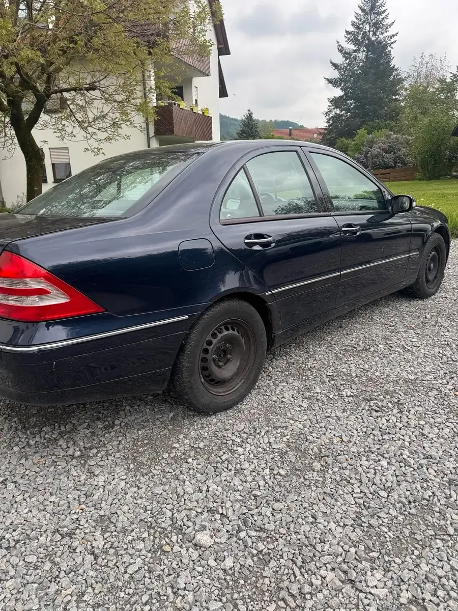 Gebraucht Mercedes C180 129 PS (94 kW) 2002 Blau Limousine