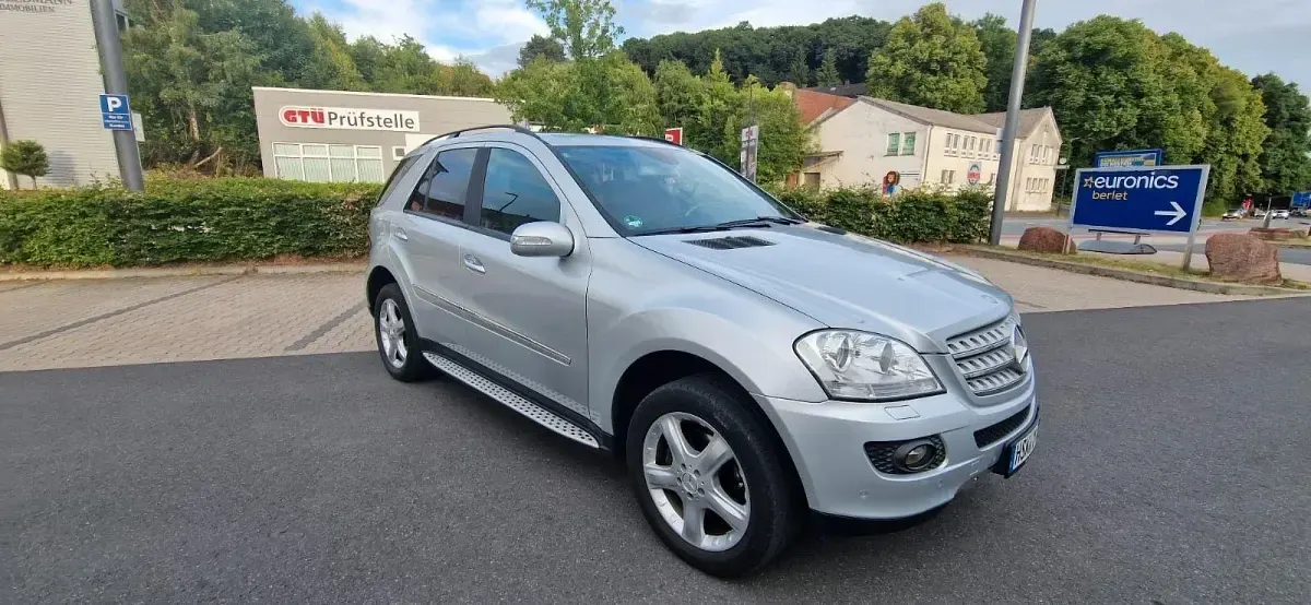 Używany Mercedes ML350 272 KM (200 kW) 2005 Srebrny SUV